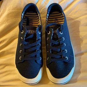 Keen Elsa sneakers nwot